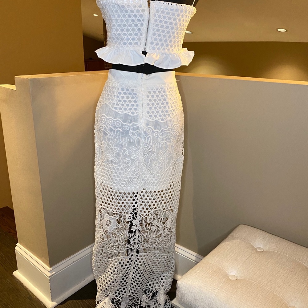 CROCHET LACE BANDEAU TOP WITH MATCHING MAXI SKIRT - Picture 2 of 9